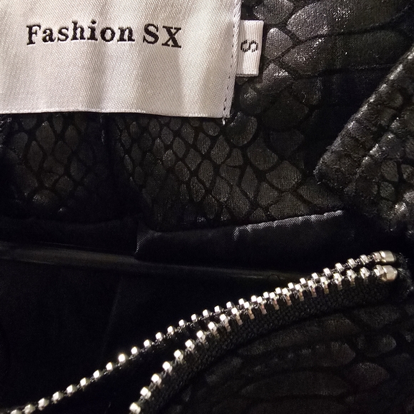 Fashion Brand Company Black Textured Leather Jacket - Picture 3 of 7